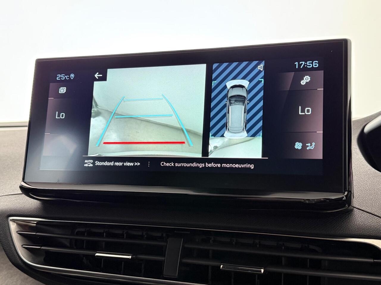 Peugeot 3008 thumbnail Infotainment System
