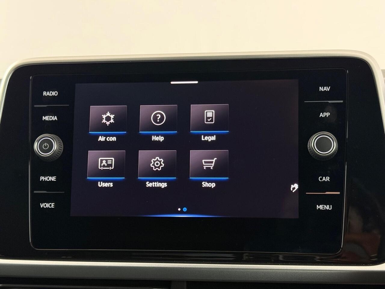 Volkswagen T-Roc thumbnail Infotainment System
