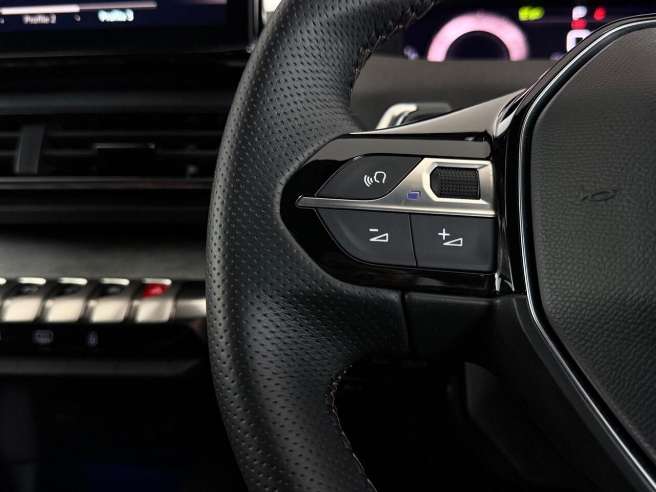 Peugeot 3008 thumbnail Misc Controls