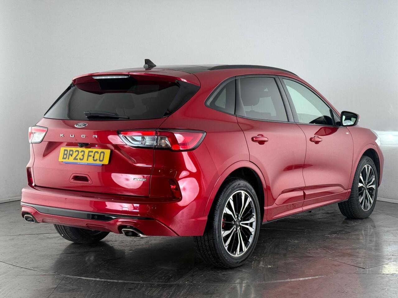 Ford Kuga thumbnail Rear Right