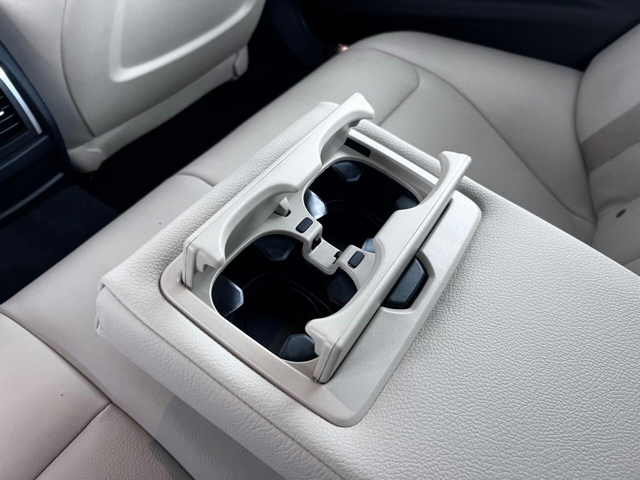 BMW 3 Series thumbnail Interior Front