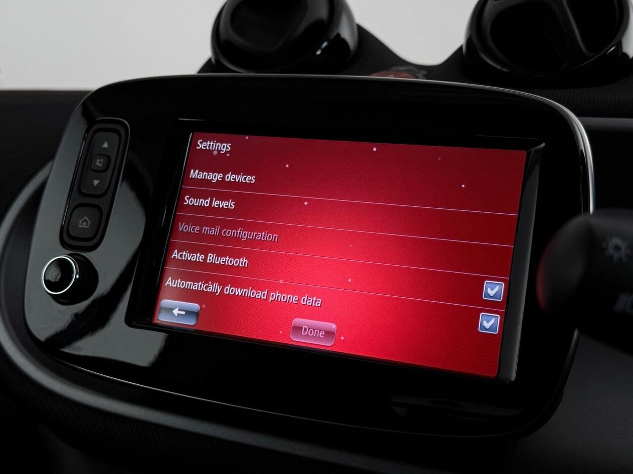 Smart fortwo thumbnail Infotainment System