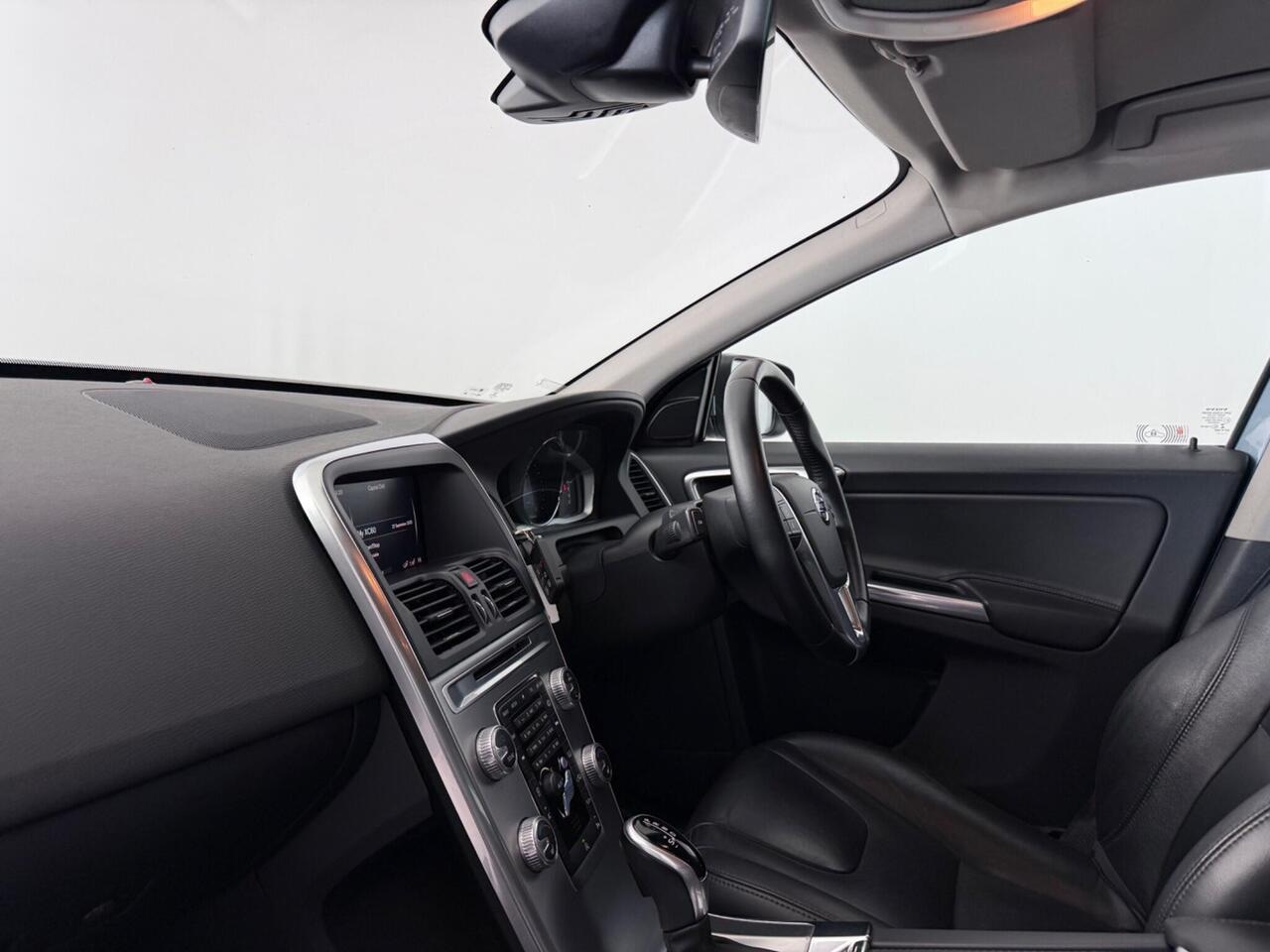 Volvo XC60 thumbnail Interior Front