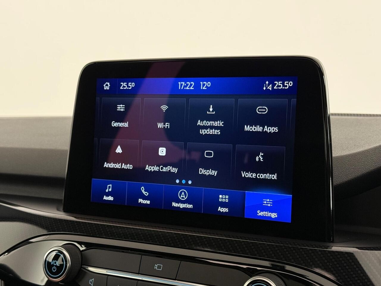 Ford Kuga thumbnail Infotainment System