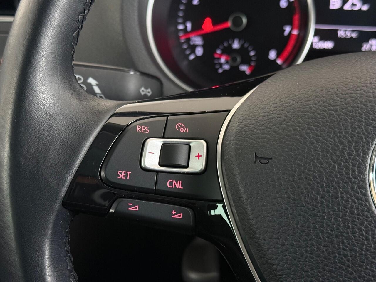 Volkswagen Polo thumbnail Misc Controls