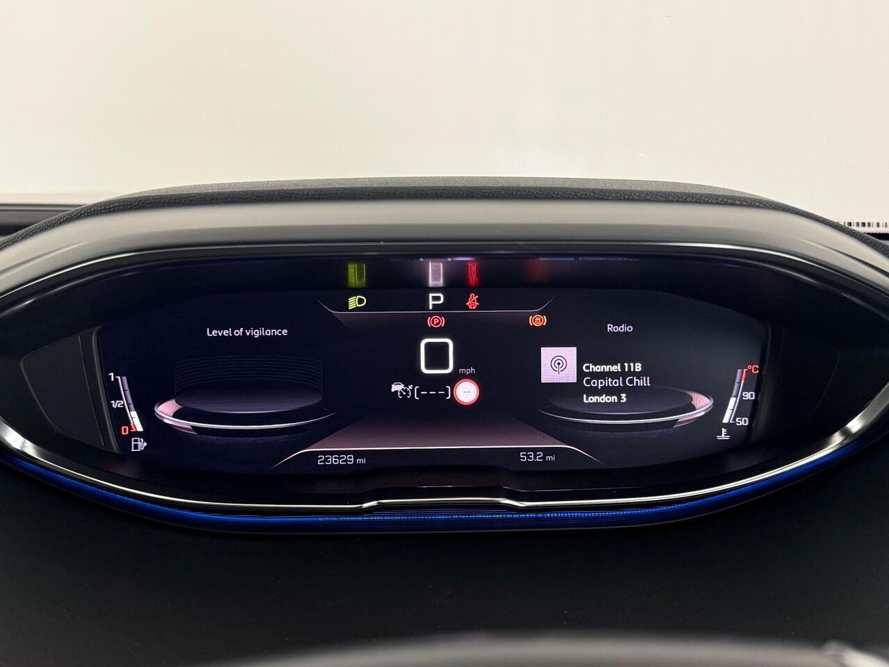Peugeot 3008 thumbnail Driver Instruments