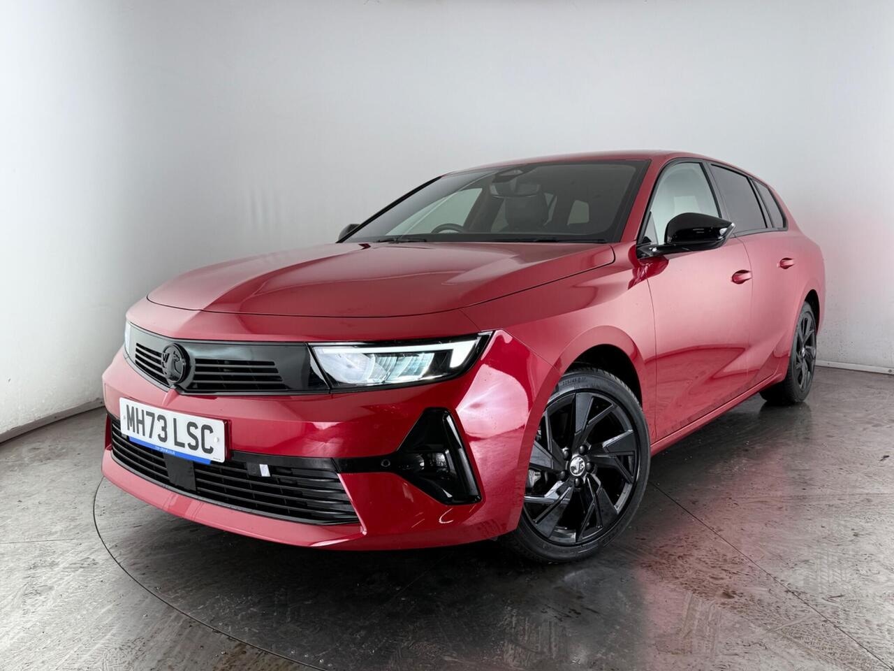 Vauxhall Astra thumbnail Front Left