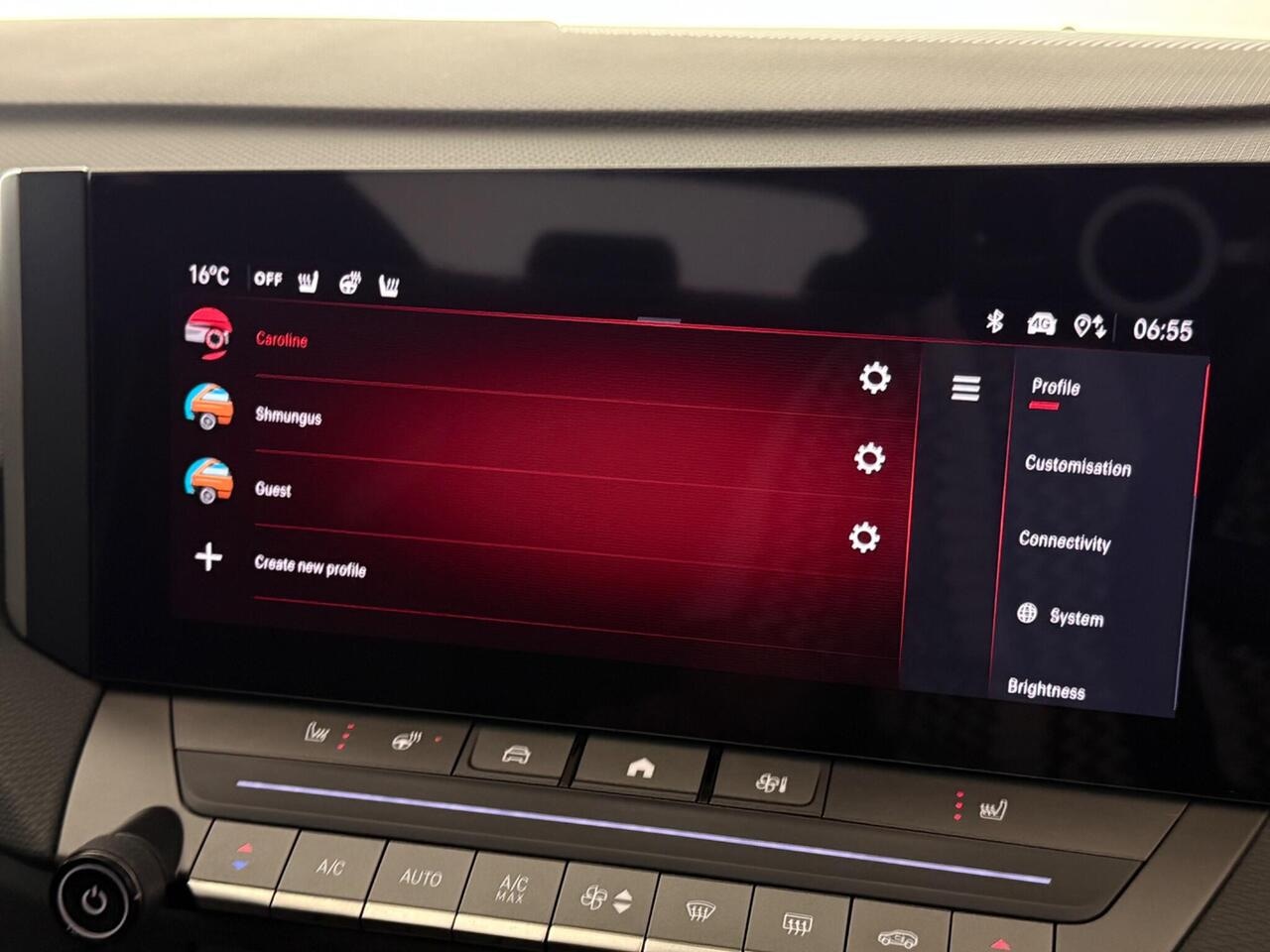 Vauxhall Astra thumbnail Infotainment System