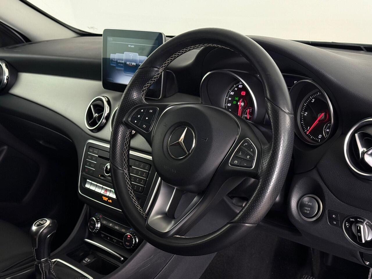 Mercedes-Benz GLA thumbnail Steering Wheel