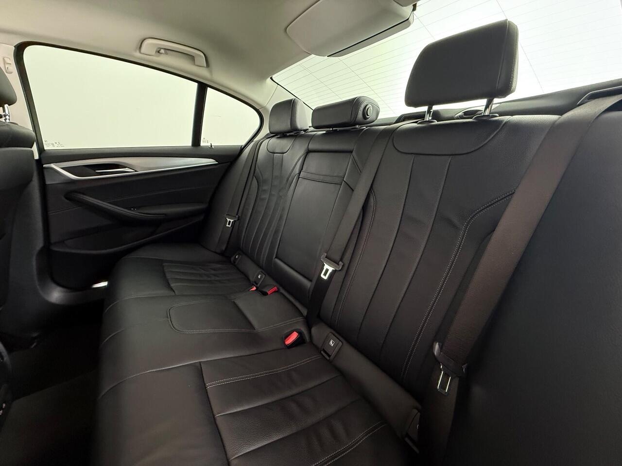 BMW 5 Series thumbnail Seats Rear