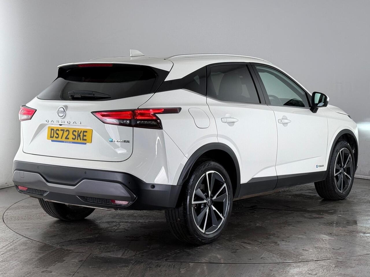 Nissan Qashqai thumbnail Rear Right