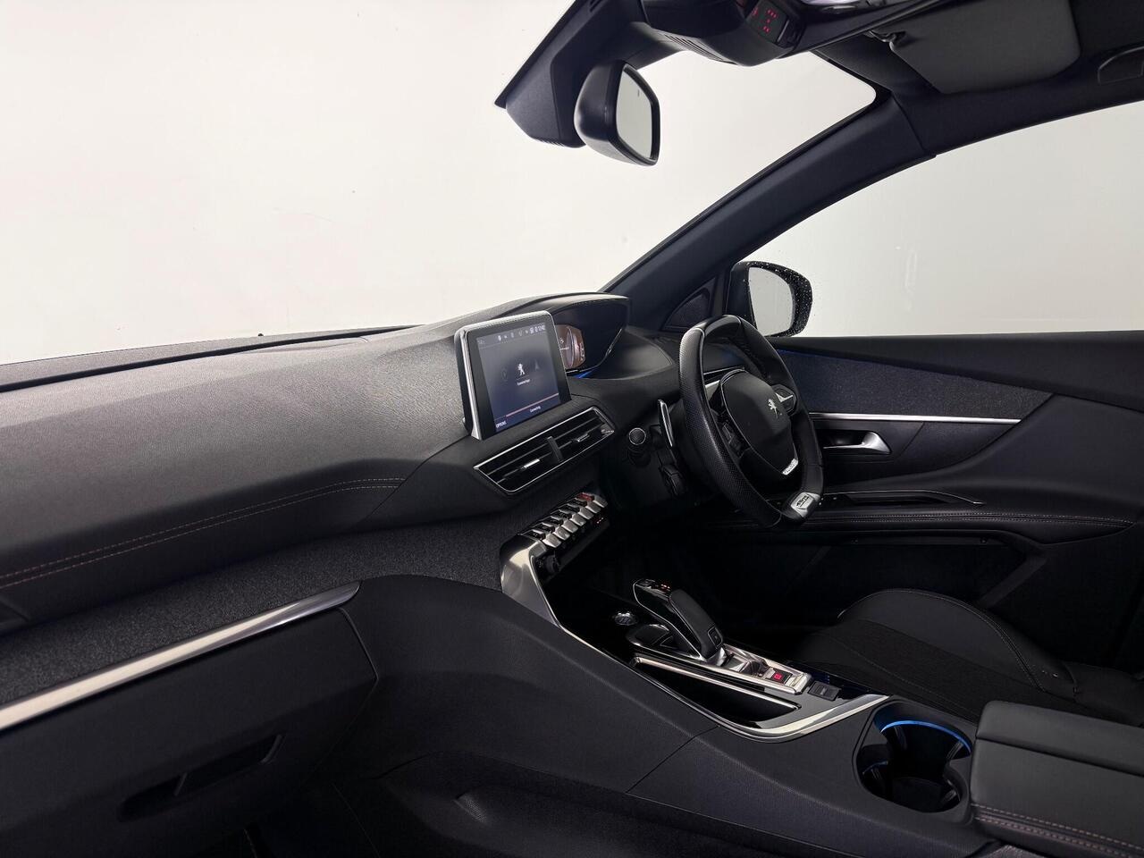 Peugeot 5008 thumbnail Interior Front