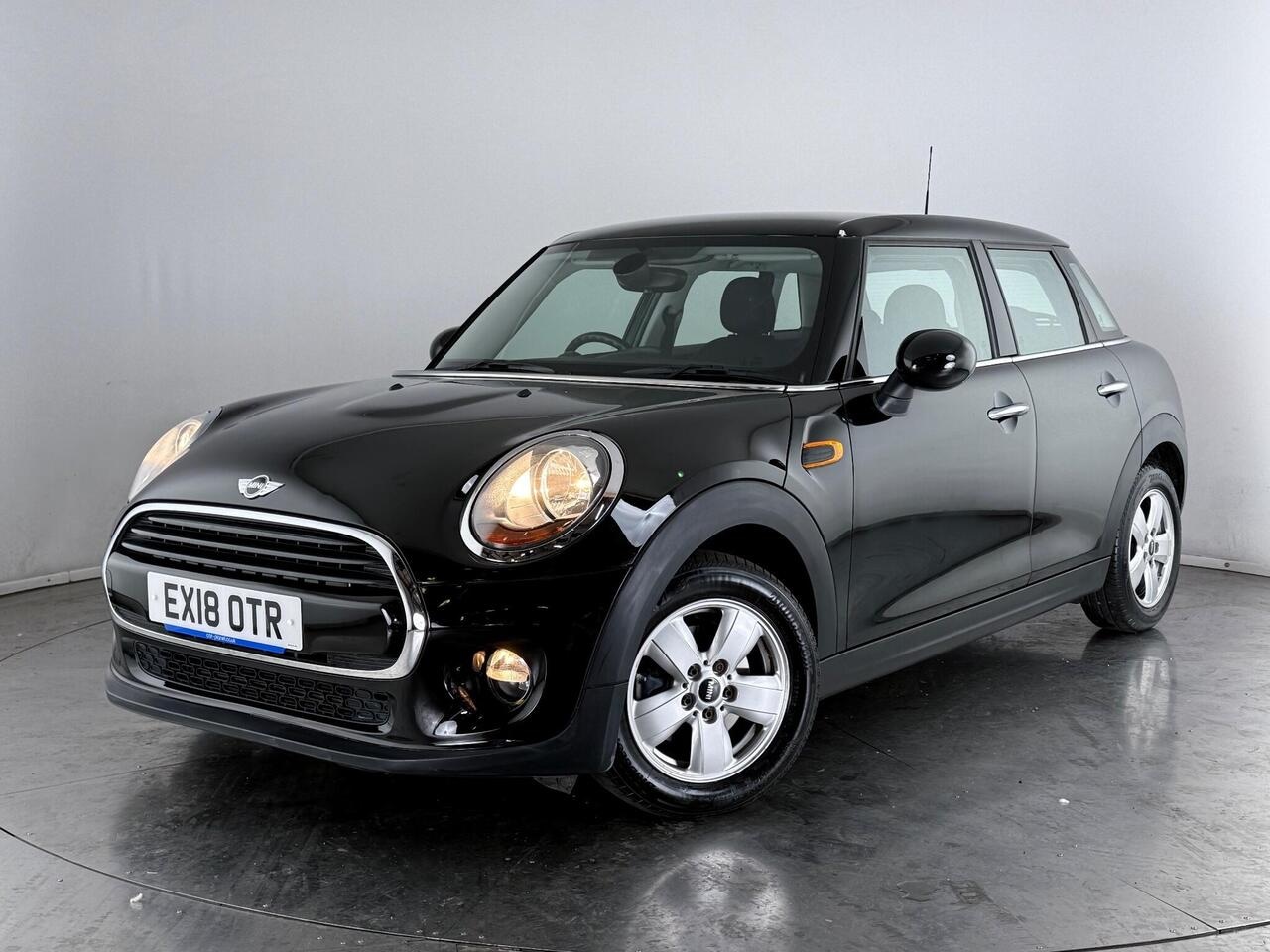 MINI Hatch thumbnail Front Left
