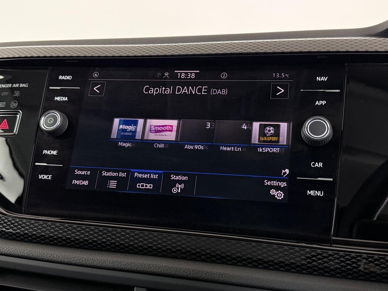 Volkswagen Polo thumbnail Infotainment System