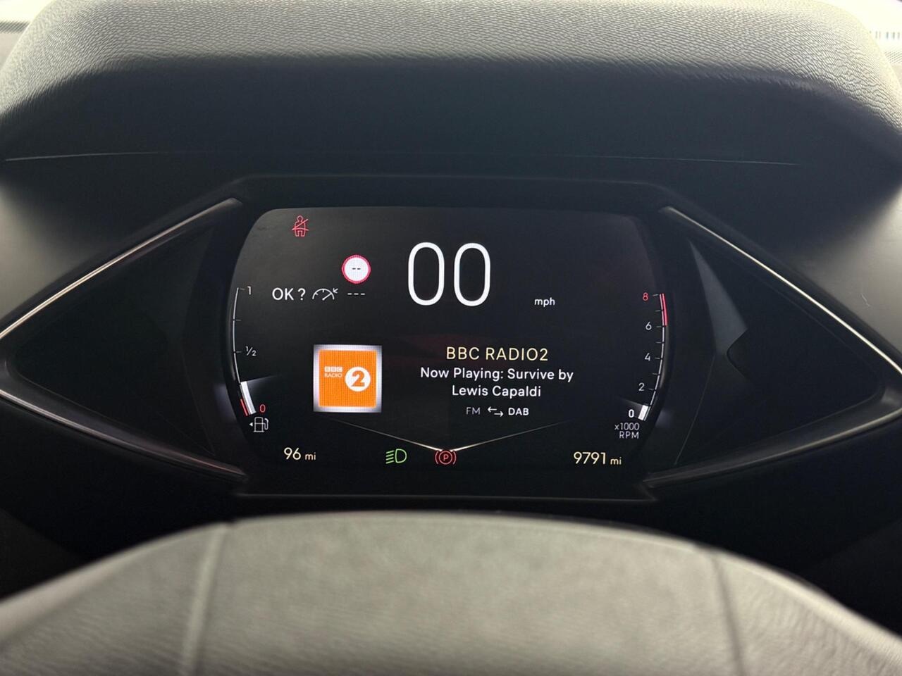 DS AUTOMOBILES DS 3 thumbnail Driver Instruments