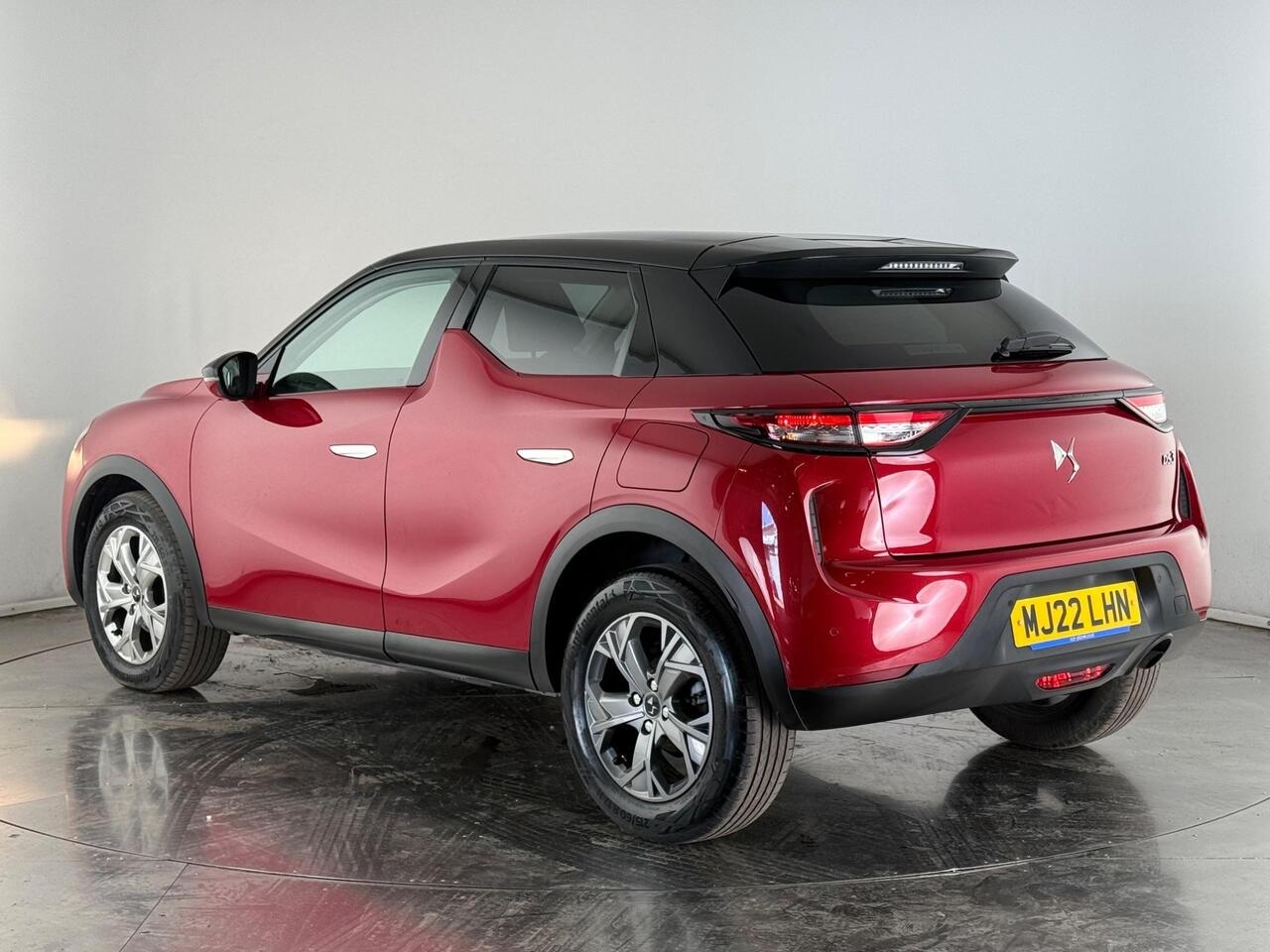 DS AUTOMOBILES DS 3 CROSSBACK thumbnail Rear Left