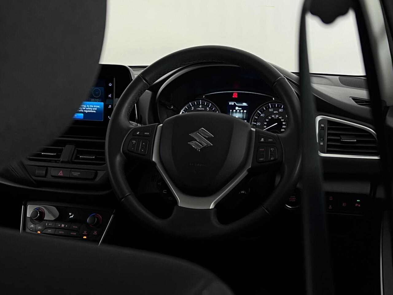 Suzuki S-Cross thumbnail Steering Wheel