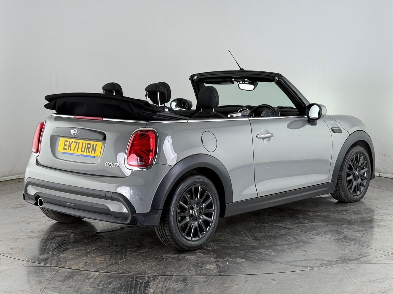 MINI Convertible thumbnail Rear Right
