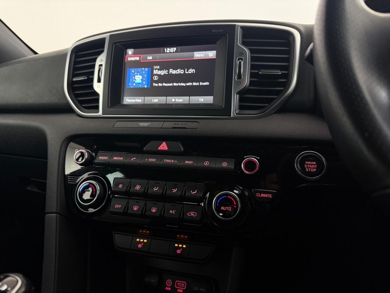 Kia Sportage thumbnail Infotainment System
