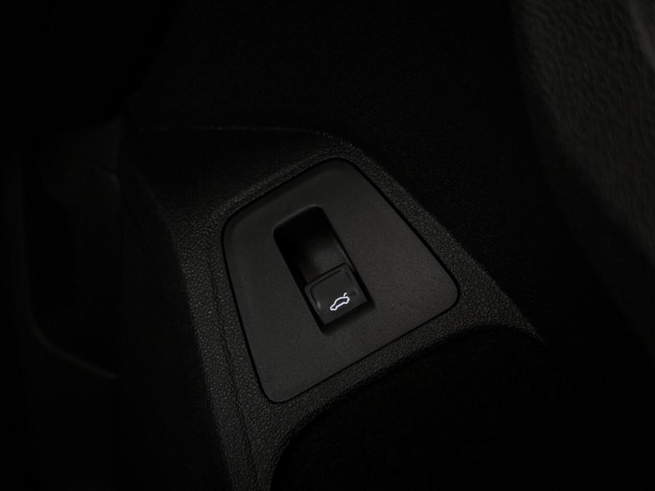 Volkswagen Tiguan thumbnail Misc Controls