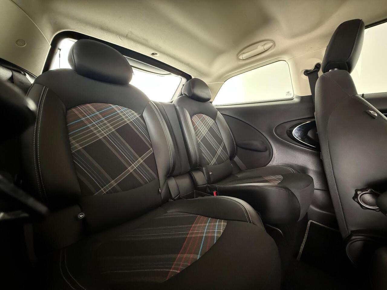 MINI Paceman thumbnail Seats Rear