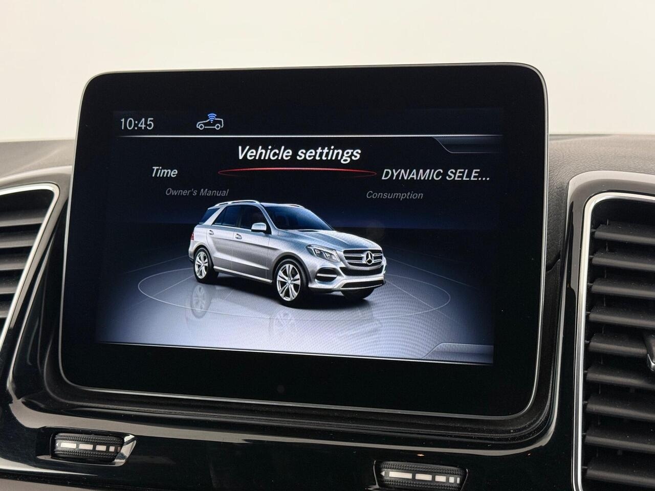Mercedes-Benz GLE thumbnail Infotainment System