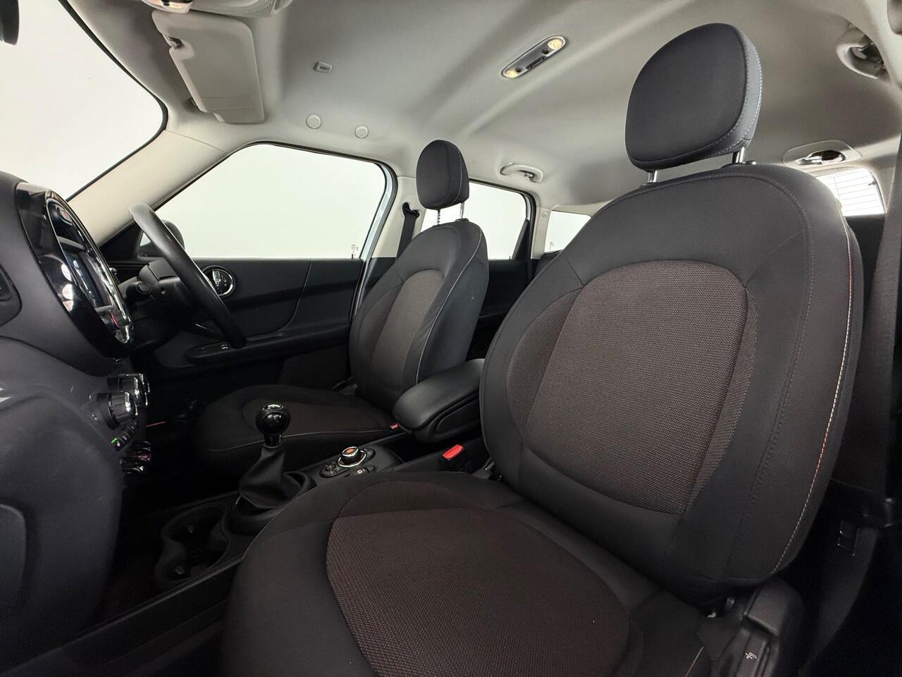 MINI Countryman thumbnail Seat Front Passenger