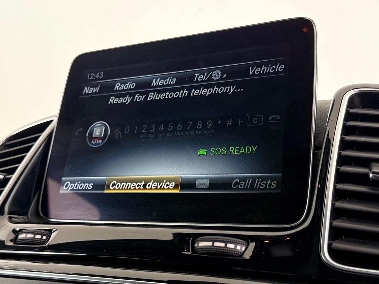 Mercedes-Benz GLE thumbnail Infotainment System