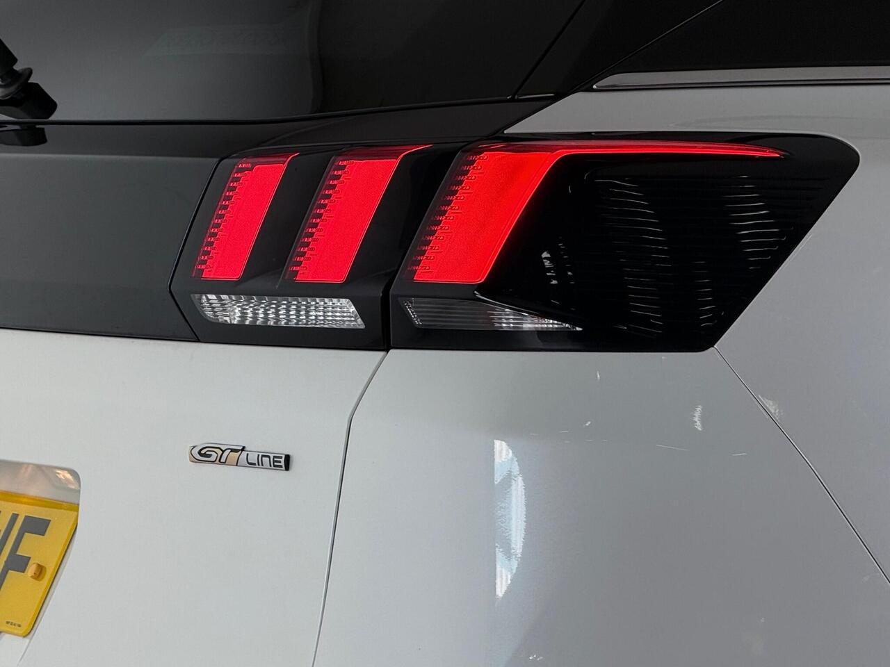 Peugeot 3008 thumbnail Badge Exterior