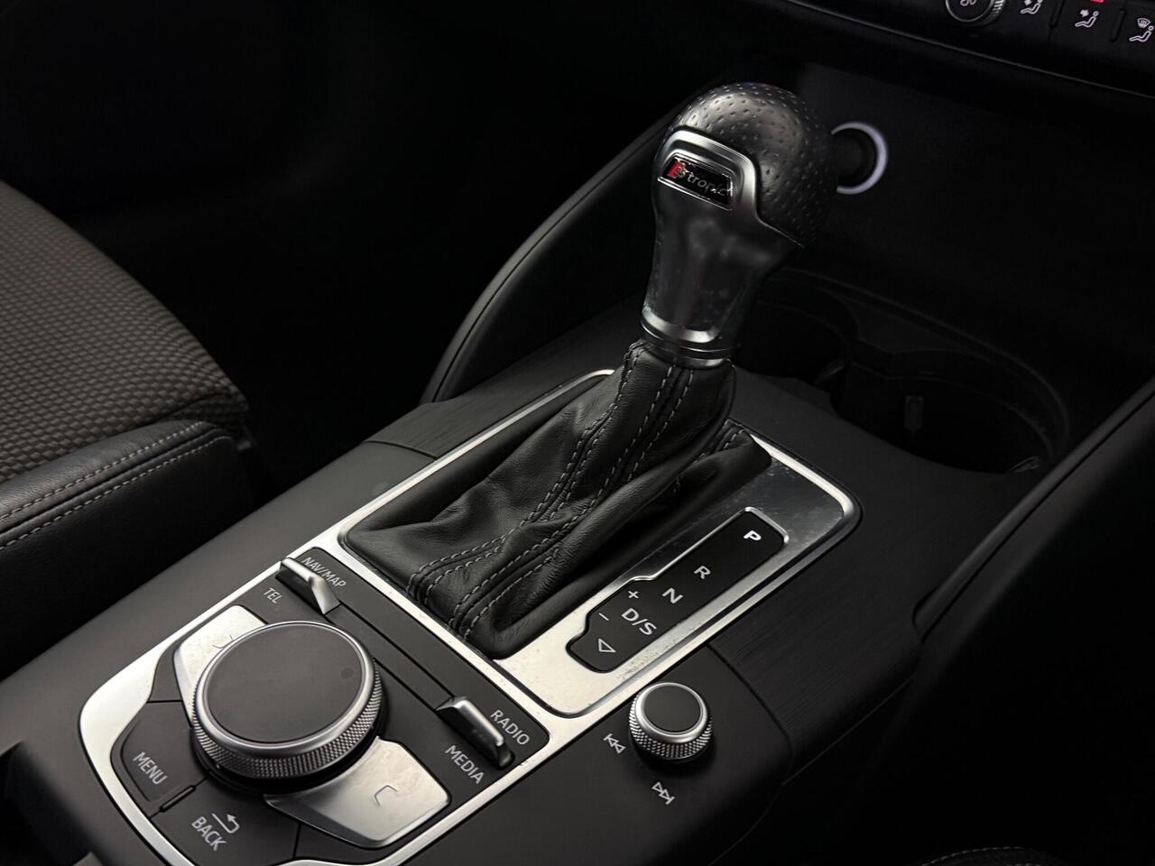 Audi A3 Cabriolet thumbnail Interior Front