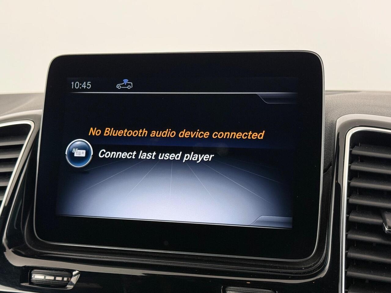 Mercedes-Benz GLE thumbnail Infotainment System