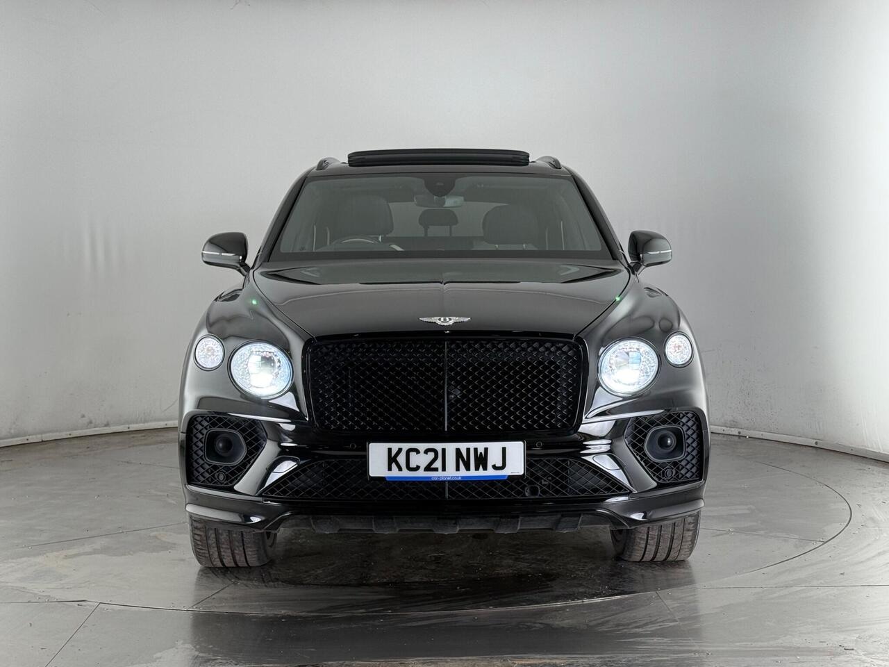Bentley Bentayga thumbnail Front