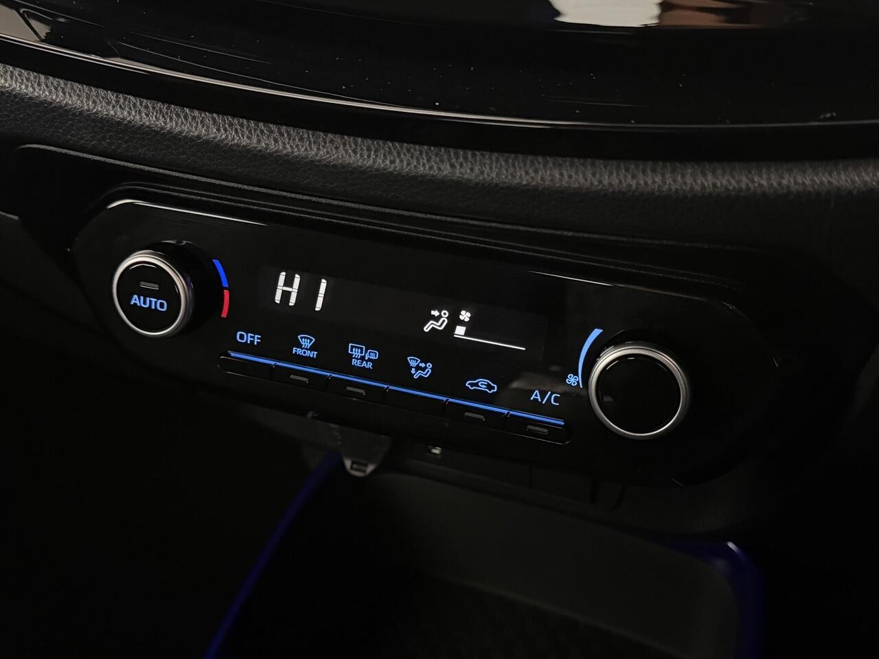 Toyota Aygo X thumbnail Misc Controls