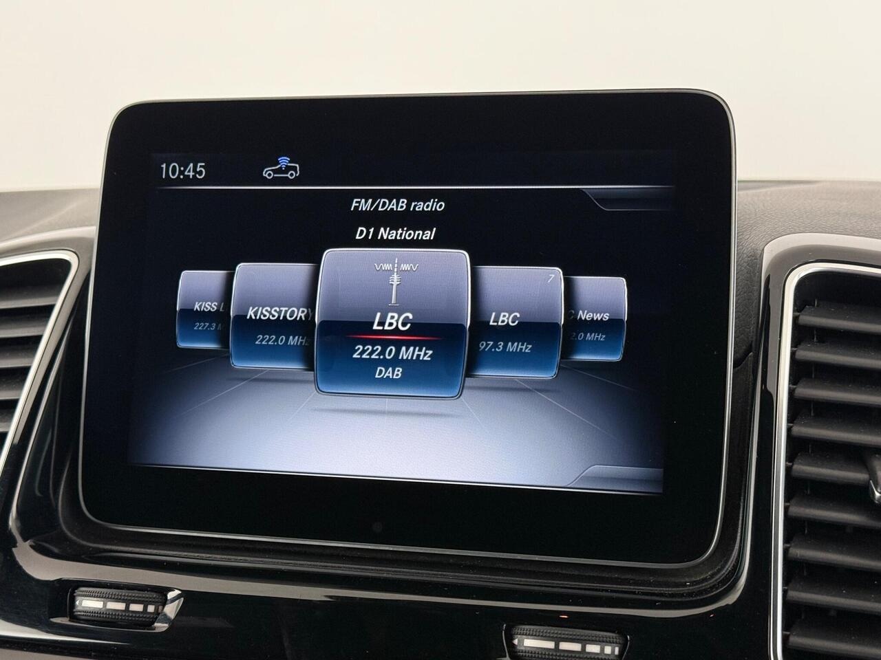 Mercedes-Benz GLE thumbnail Infotainment System