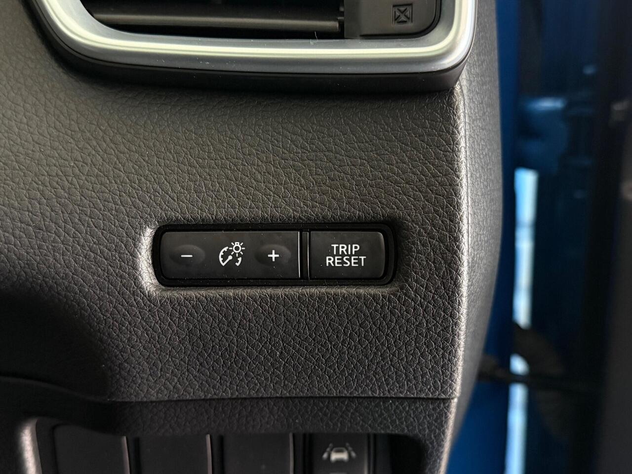 Nissan Qashqai thumbnail Misc Controls