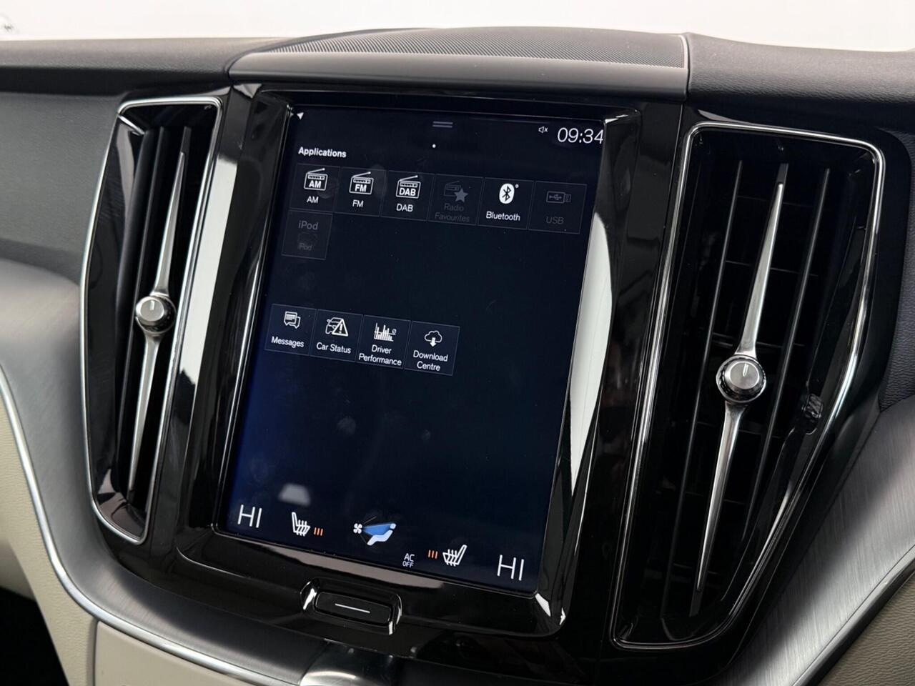 Volvo XC60 thumbnail Infotainment System