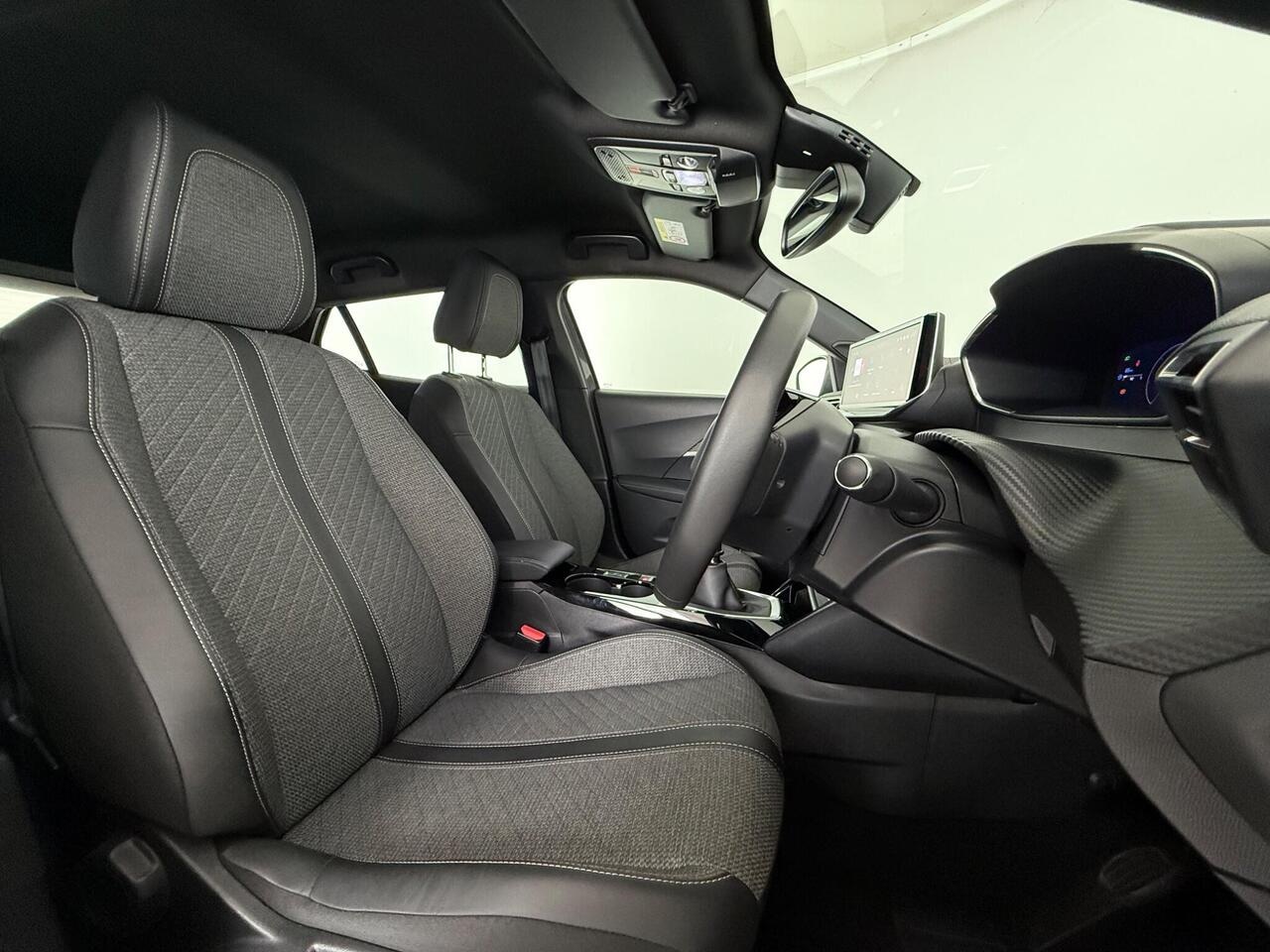 Peugeot 2008 thumbnail Seat Driver