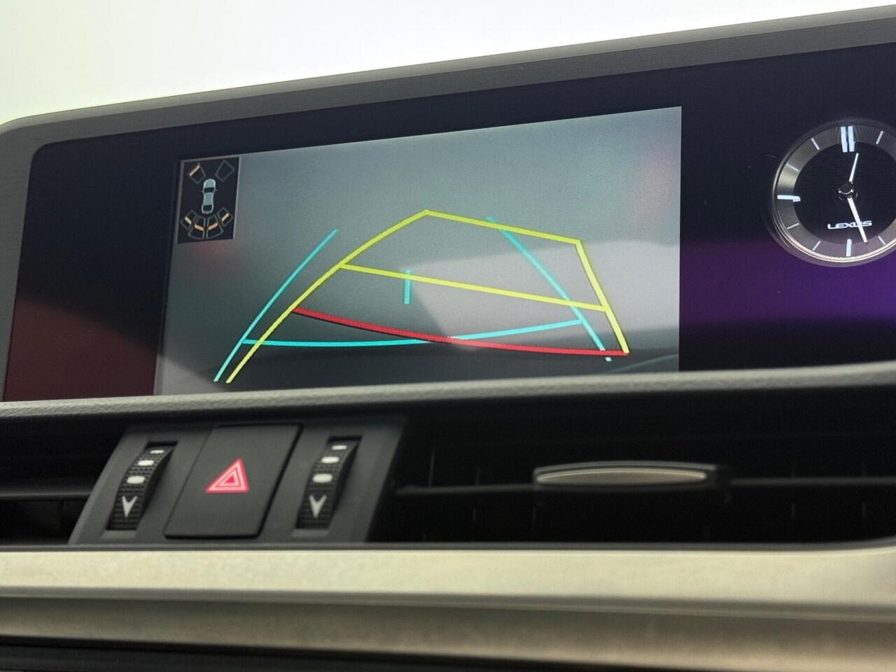 Lexus ES thumbnail Infotainment System