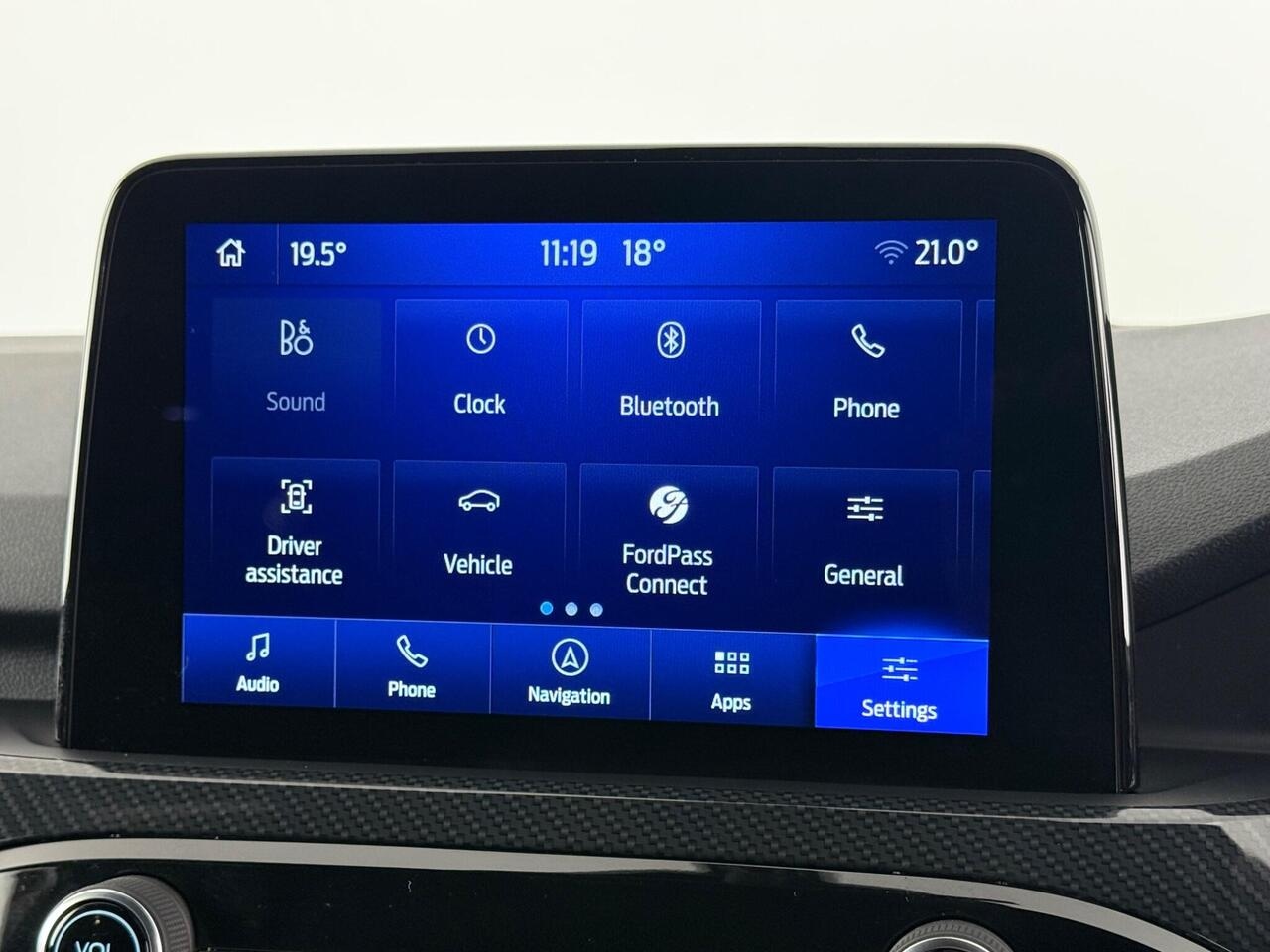 Ford Kuga thumbnail Infotainment System