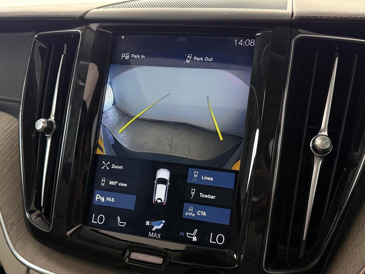 Volvo XC60 thumbnail Infotainment System