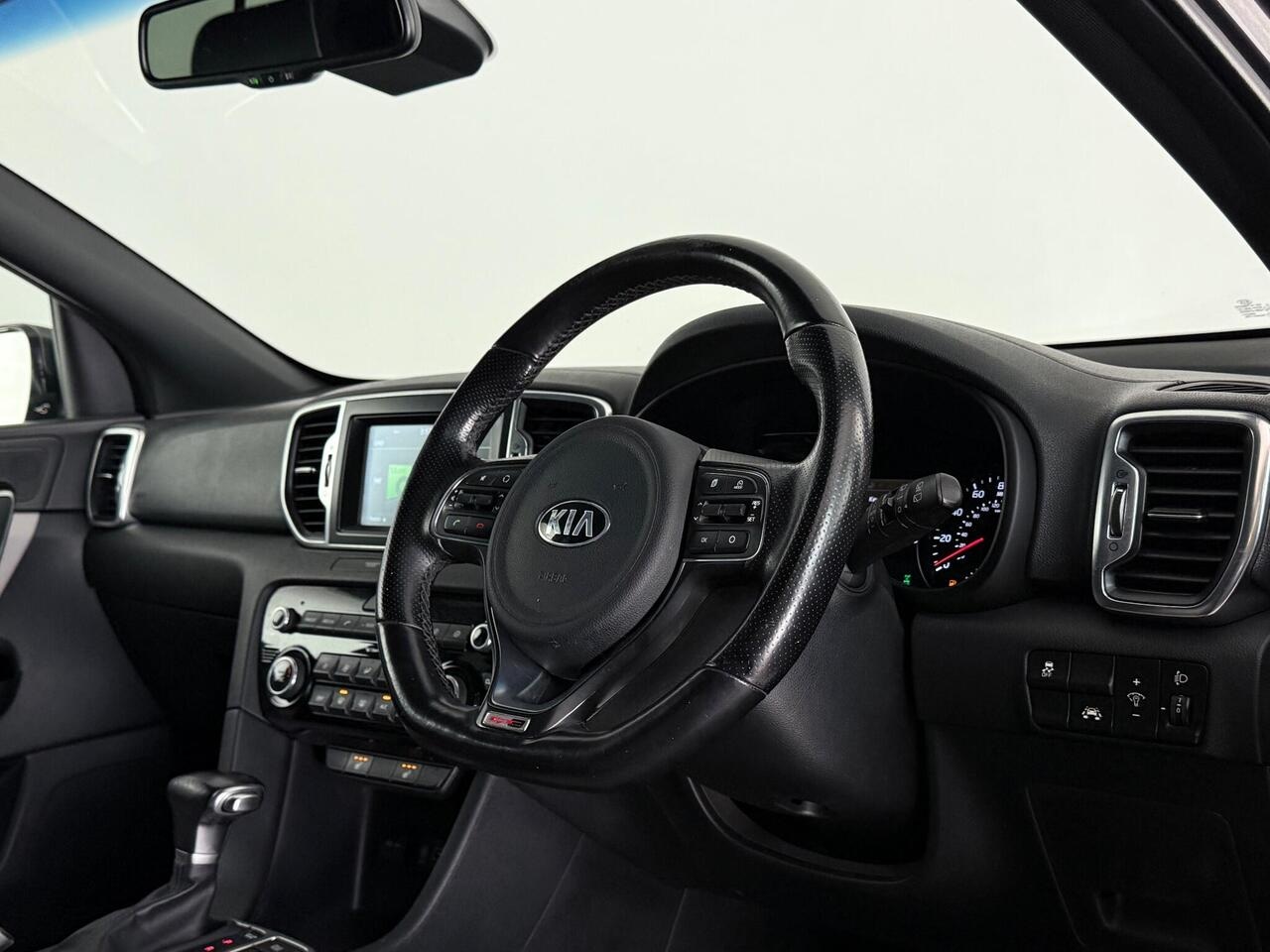 Kia Sportage thumbnail Interior Front