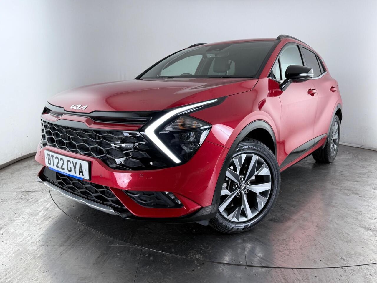 Kia Sportage thumbnail Front Left