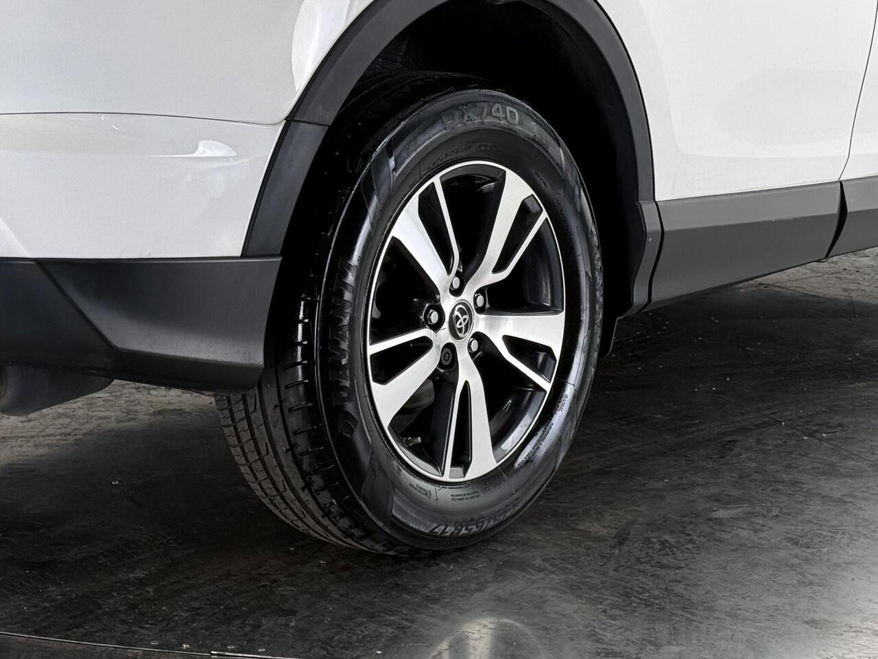Toyota RAV4 thumbnail Wheel