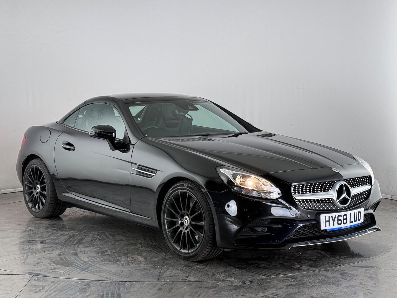 Mercedes-Benz SLC thumbnail Front Right