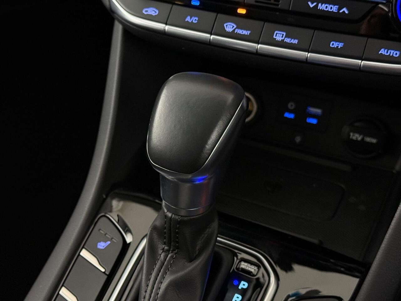 Hyundai IONIQ thumbnail Interior Front