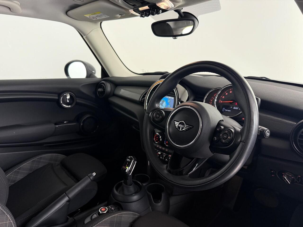 MINI Hatch thumbnail Interior Front