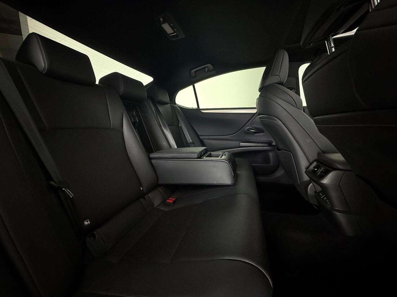 Lexus ES thumbnail Seats Rear