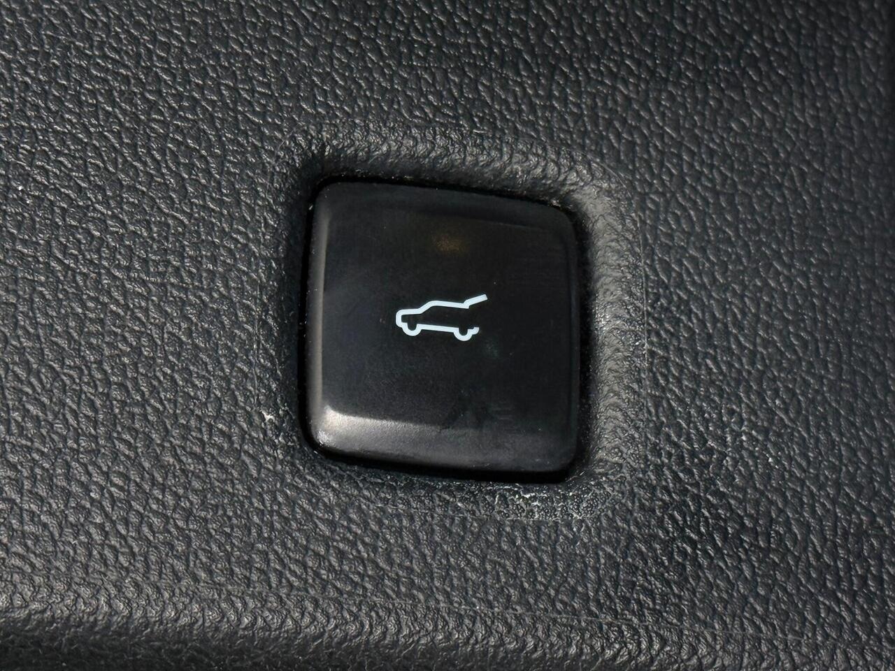 Ford Kuga thumbnail Misc Controls