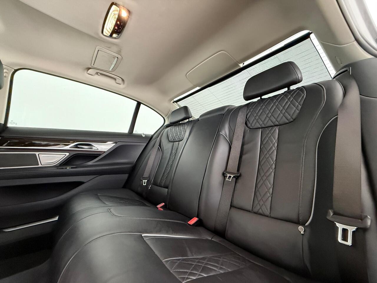 BMW 7 Series thumbnail Seats Rear