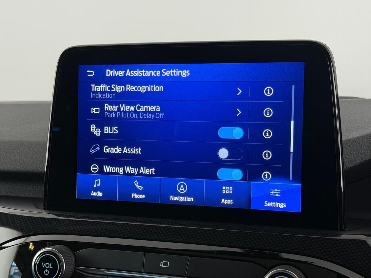 Ford Kuga thumbnail Infotainment System